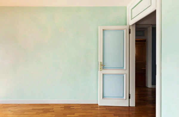 Empty apartment in style classic — Stock Photo, Image