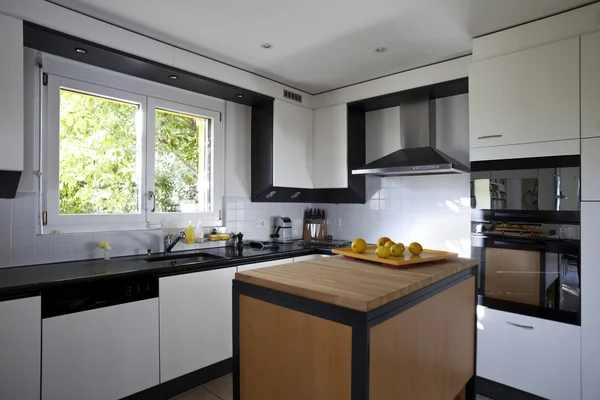 Modernes Haus, Küche — Stockfoto