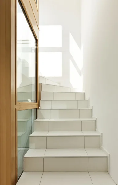 Merdiven, modern ev — Stok fotoğraf