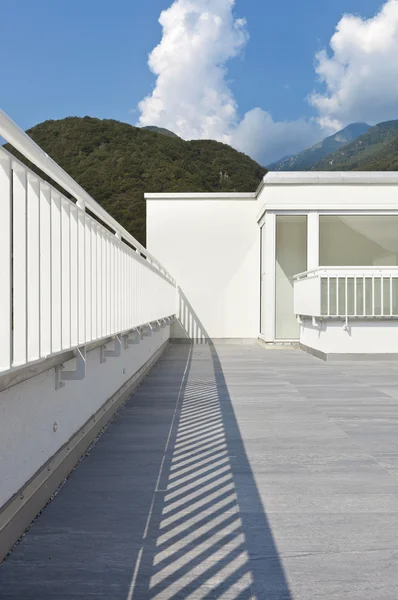 Terrace of a modern white house — Stock Photo, Image