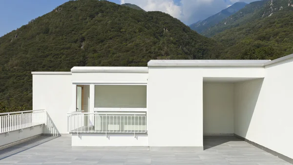 Moderne huis, Terras — Stockfoto