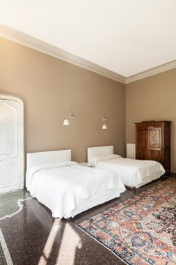 Tarihi bina otel odasında