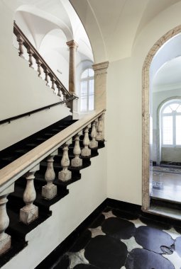 Antik hall, tarihi bina