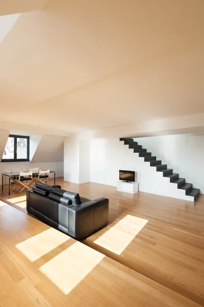 Wohnzimmer, schöner Dachboden — Stockfoto