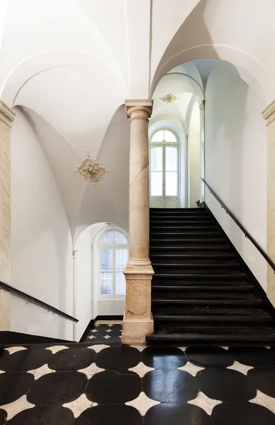 Antike Treppe — Stockfoto