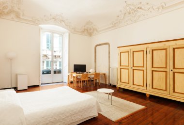 otel tarihi bir bina içinde