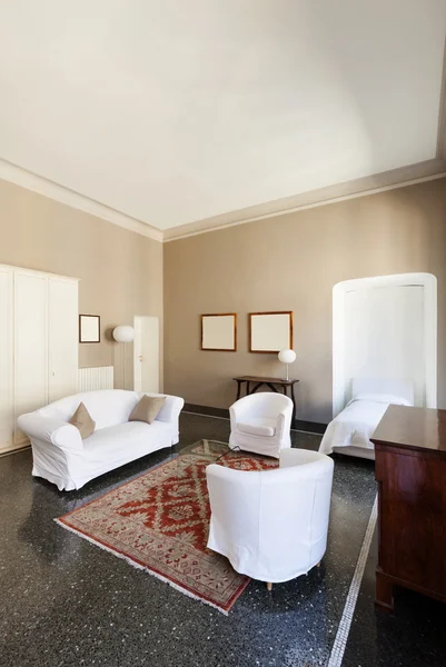 Hotel room in old historic building — Stock Photo, Image