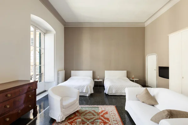 Hotel room in old historic building — Stock Photo, Image