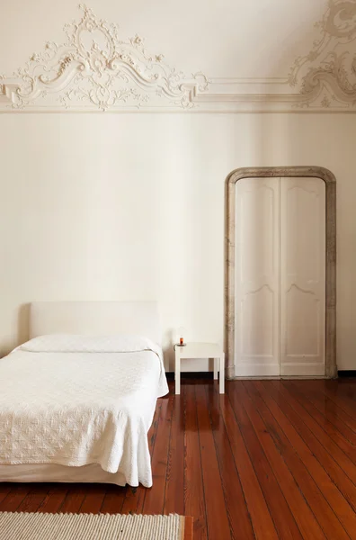 Hotel room in old building — Stock Photo, Image