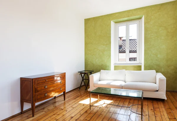 Interieur, sofa en venster — Stockfoto