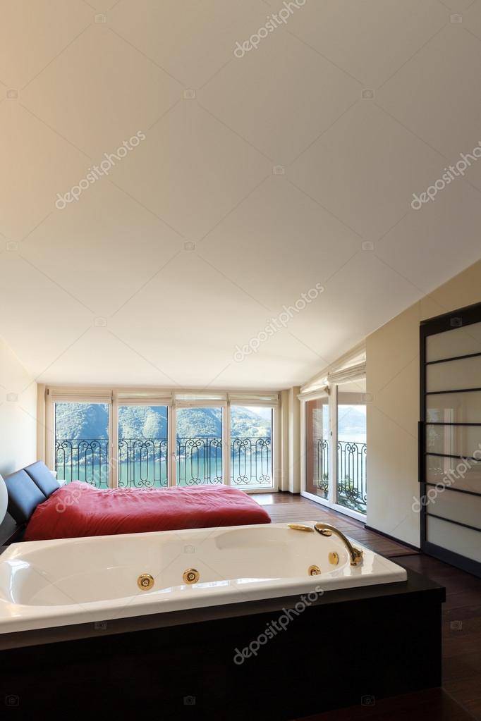 Luxuswohnung, Schlafzimmer mit Whirlpool — Stockfoto © Zveiger #41690763 Luxus schlafzimmer mit whirlpool
Luxus schlafzimmer mit whirlpool
Luxuswohnung, Schlafzimmer mit Whirlpool — Stockfoto © Zveiger #41690763