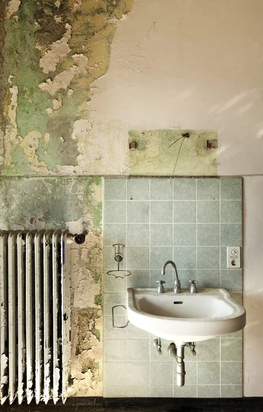 Old sink — Stock Photo, Image