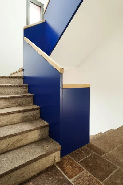 Moderne stenen trap — Stockfoto