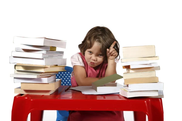 Niña estudiando —  Fotos de Stock