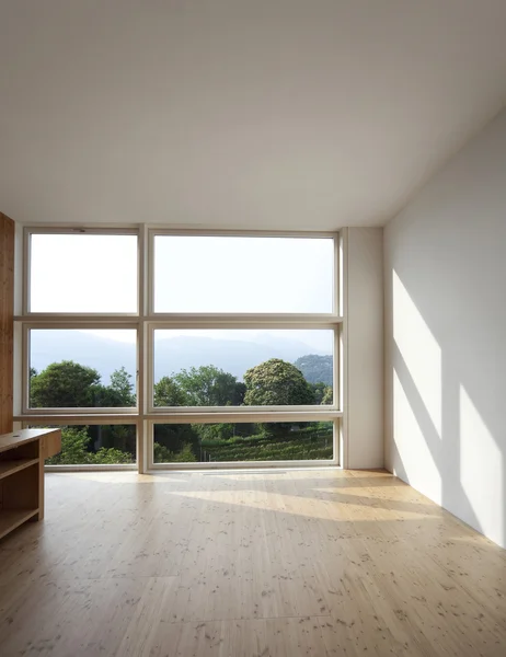 Casa ecológica, habitación con ventana grande — Foto de Stock