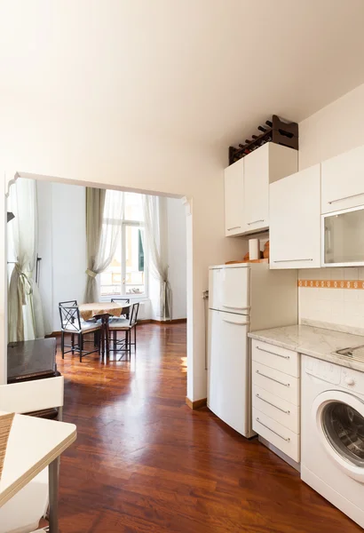 Apartamento, quarto, vista da cozinha — Fotografia de Stock