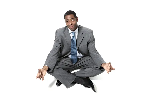 Μαύρο επιχειρηματία που κάθεται στο πάτωμα — Φωτογραφία Αρχείου