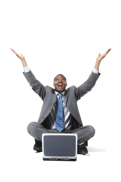 Homem de negócios com laptop — Fotografia de Stock