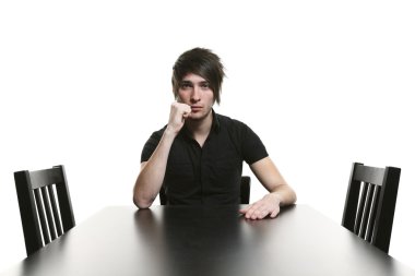 adam siyah t-shirt ile