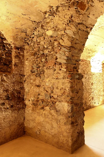 Höhle in historischem Gebäude — Stockfoto