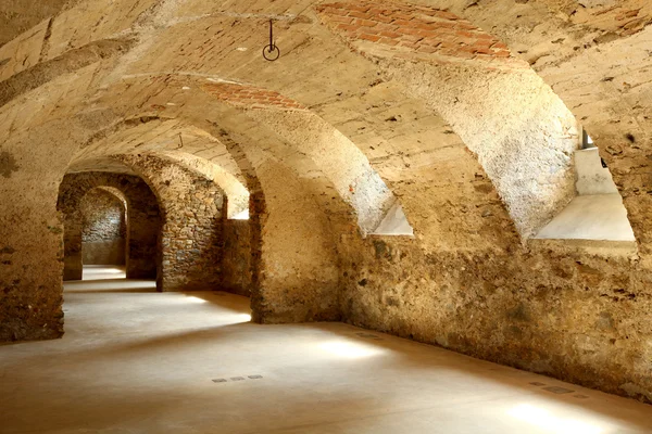 Höhle in historischem Gebäude — Stockfoto