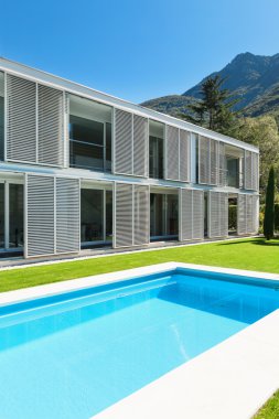 Modern villa havuzlu