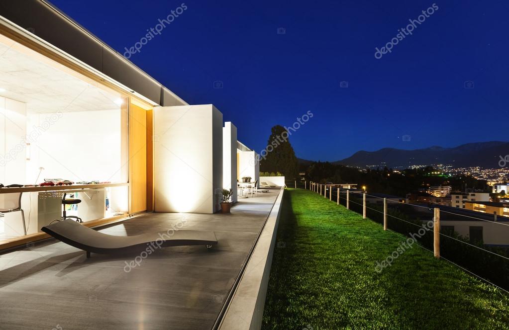 Modern villa, night scene