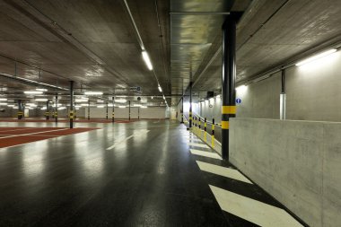 Yeni yer altı otoparkı