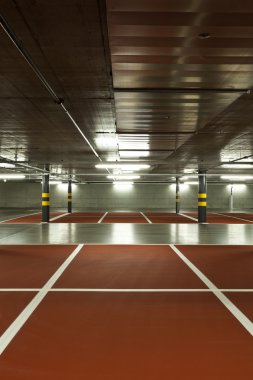 Yeni yer altı otoparkı