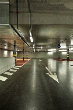 Yeni yer altı otoparkı