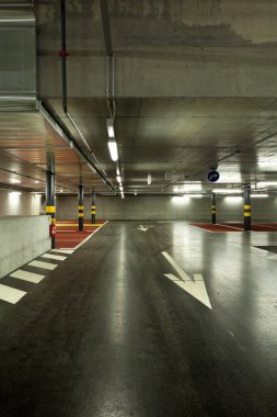 Yeni yer altı otoparkı