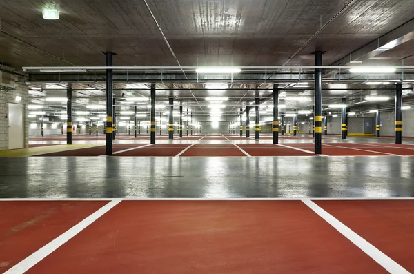 Novo estacionamento subterrâneo — Fotografia de Stock