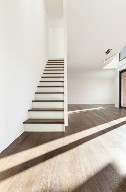 yeni bir daire, geniş boş oturma odası