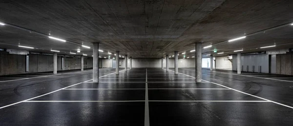 Front View New Empty Underground Parking Concrete Columns Shiny Asphalt — Stock Photo, Image