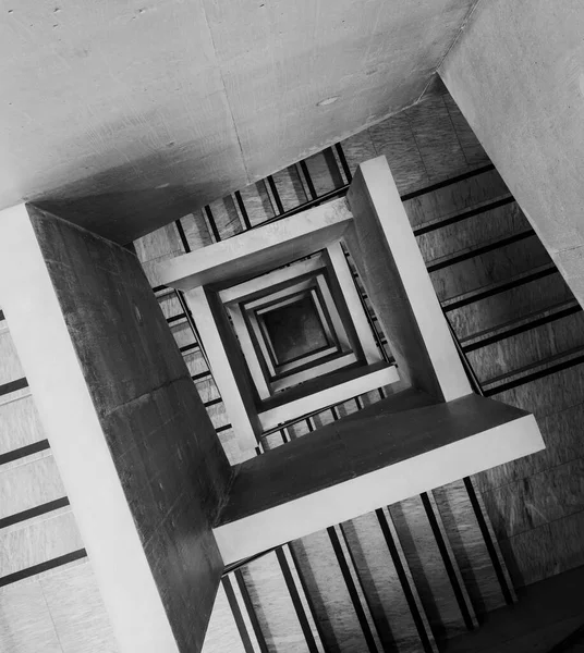 Vista Superior Una Nueva Moderna Escalera Hormigón —  Fotos de Stock