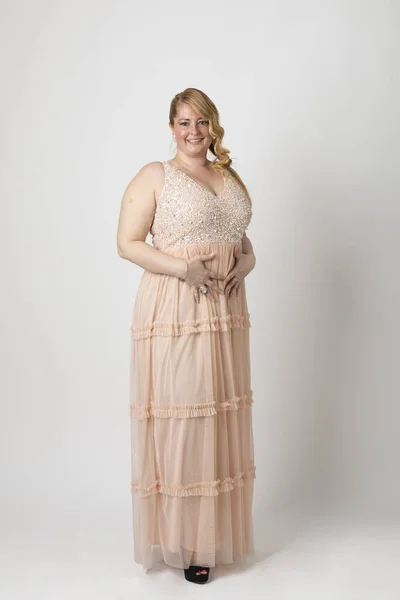 Overweight Woman Posing Front Photographer White Background Full Body Elegant — ストック写真