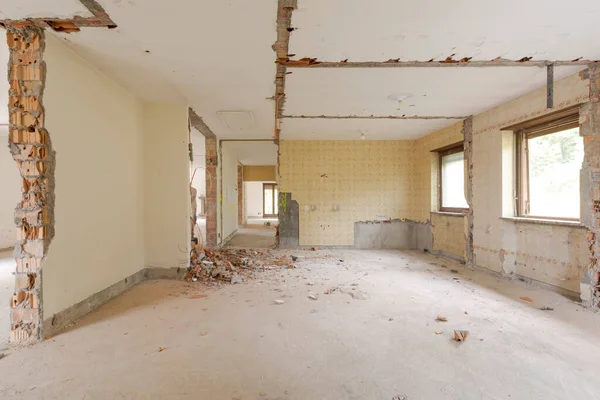 Large Bright Room Many Windows Old Villa Undergoing Demolition Renovation — Stock Photo, Image