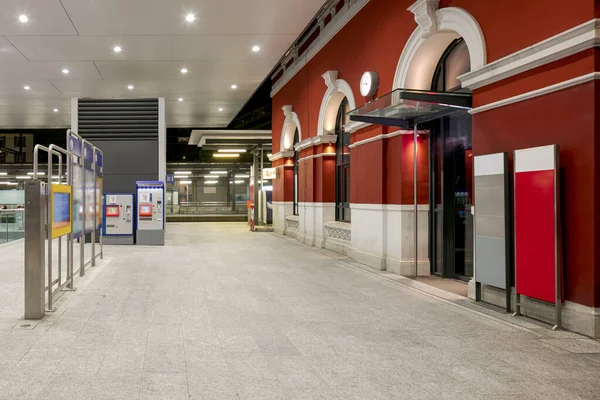 Detail Newly Renovated Lugano Railway Station Building Red Left Signs — Photo