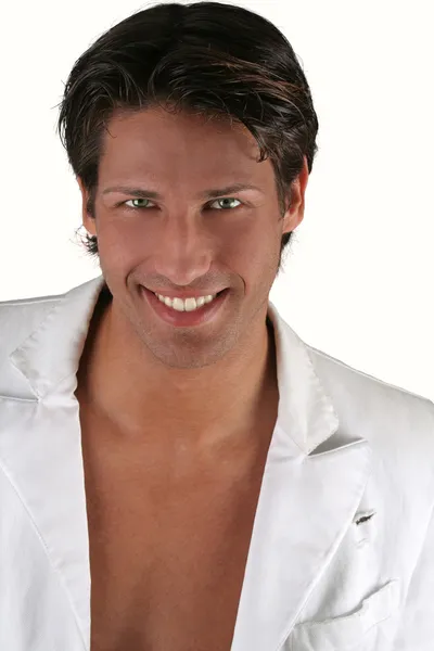 genç seksi bir adam gülümsüyor