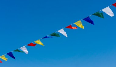 Festival çok renkli bayraklar