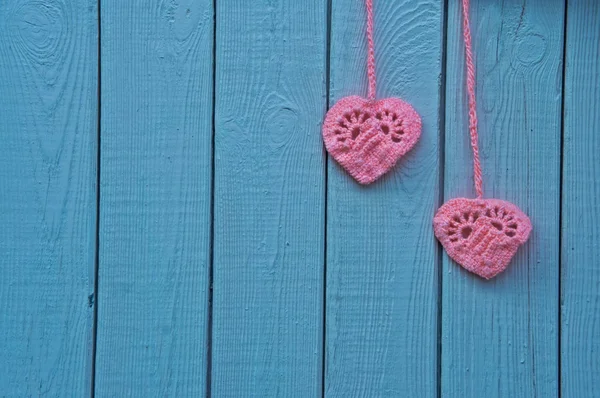 sevginin sembolü olarak iki tığ işi kalp