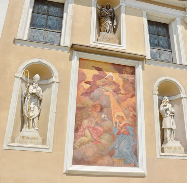 Fachada da Catedral de São Nicolau na Eslovénia Liubliana — Fotografia de Stock