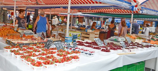 Meyve pazarı — Stok fotoğraf