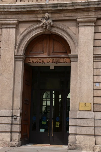 Italian bank building — Stock Photo, Image