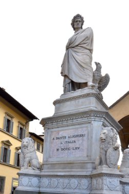 Dante alighieri heykeli, verona