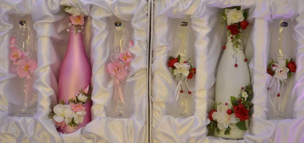 Ποτήρια γάμου με διακόσμηση — Φωτογραφία Αρχείου