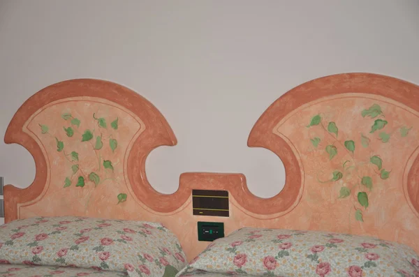 Slaapkamer met twee eenpersoonsbedden — Stockfoto