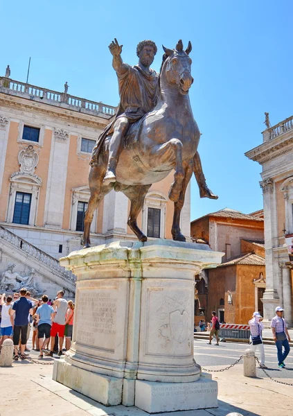 Statue of Marcus Aurelius — Stock Photo, Image