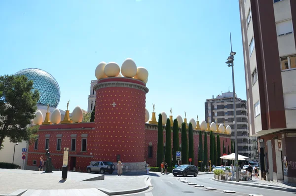 Ägg på salvador dali museum, figueras, Spanien — Stockfoto