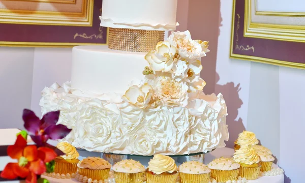 Bolo de casamento — Fotografia de Stock